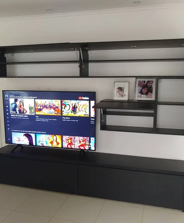 Rack de TV y alacenas flotantes en Lino Negro · Muebles en Roca, General Roca